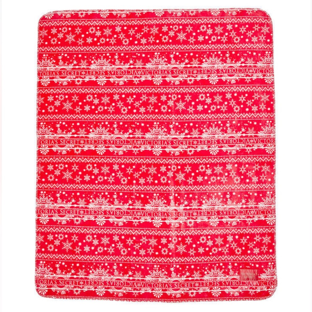VS Recycled Cozy-Plush Blanket